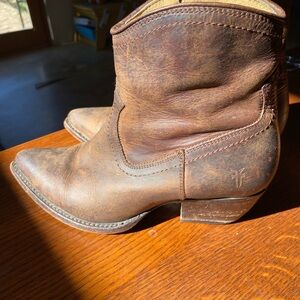 Frye Women's Distressed Sacha Brown Leather Boots